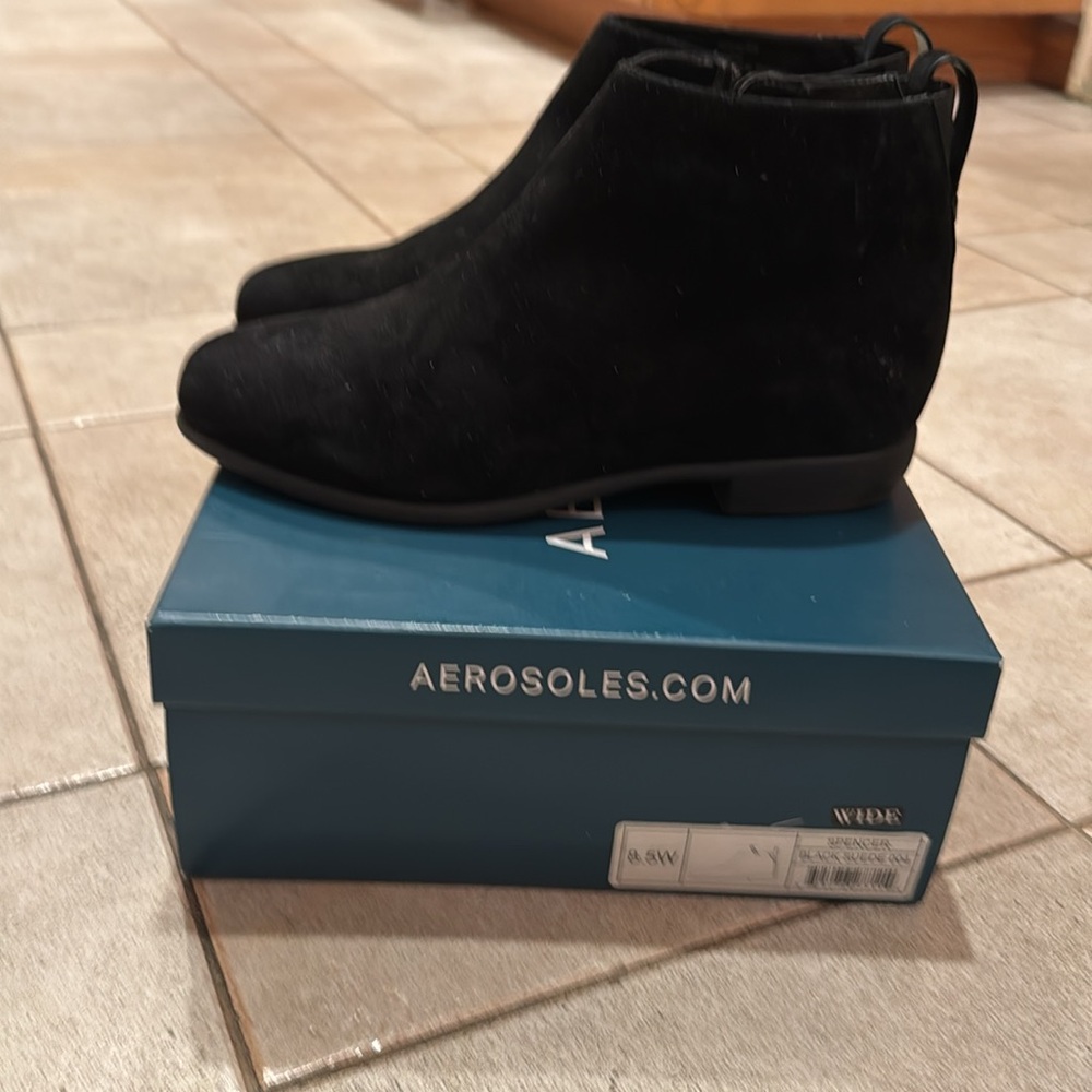 Aerosoles Women's Black Suede Spencer Boots Size 8.5 Wide - Picture 9 of 9